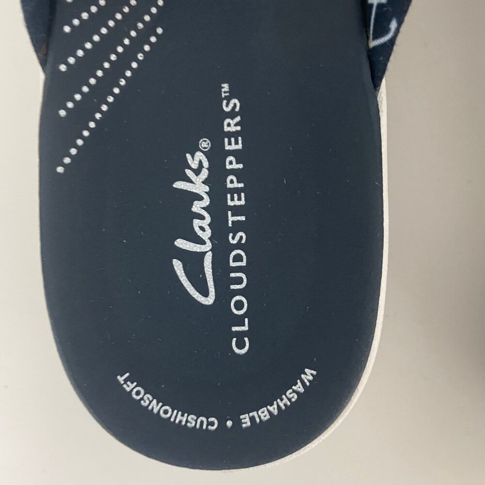 CLARKS Cloudstepper Flip Flop Sandals - Navy/White - Picture 2 of 12
